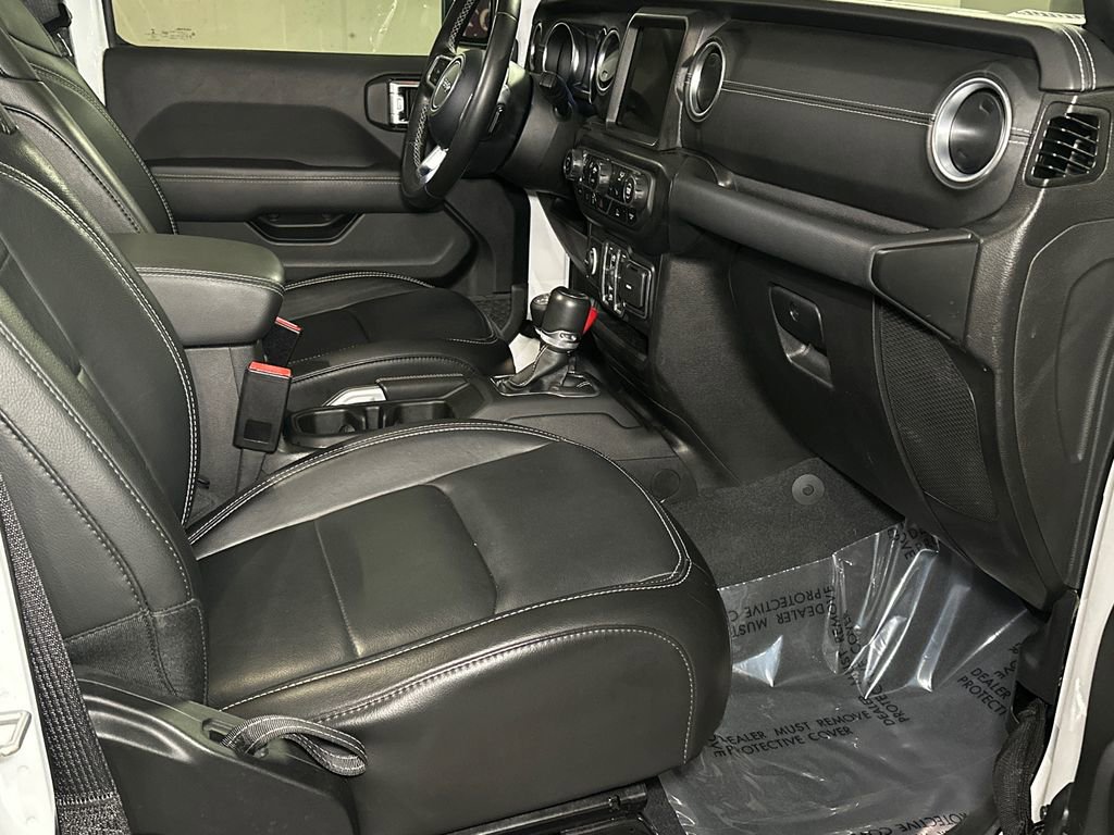 Used 2022 Jeep Wrangler Unlimited Sahara w/ Cold Weather Group AWD/4WD image 9