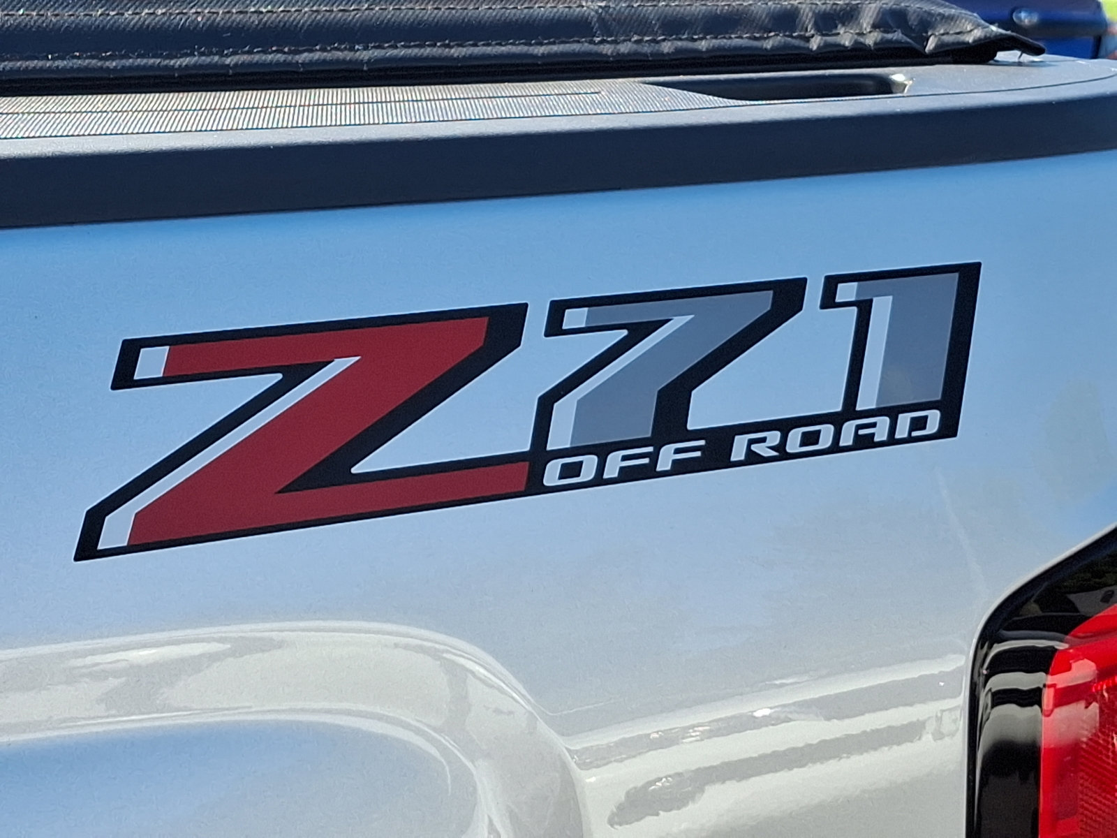 Used 2018 Chevrolet Silverado 1500 LT w/ All Star Edition image 31