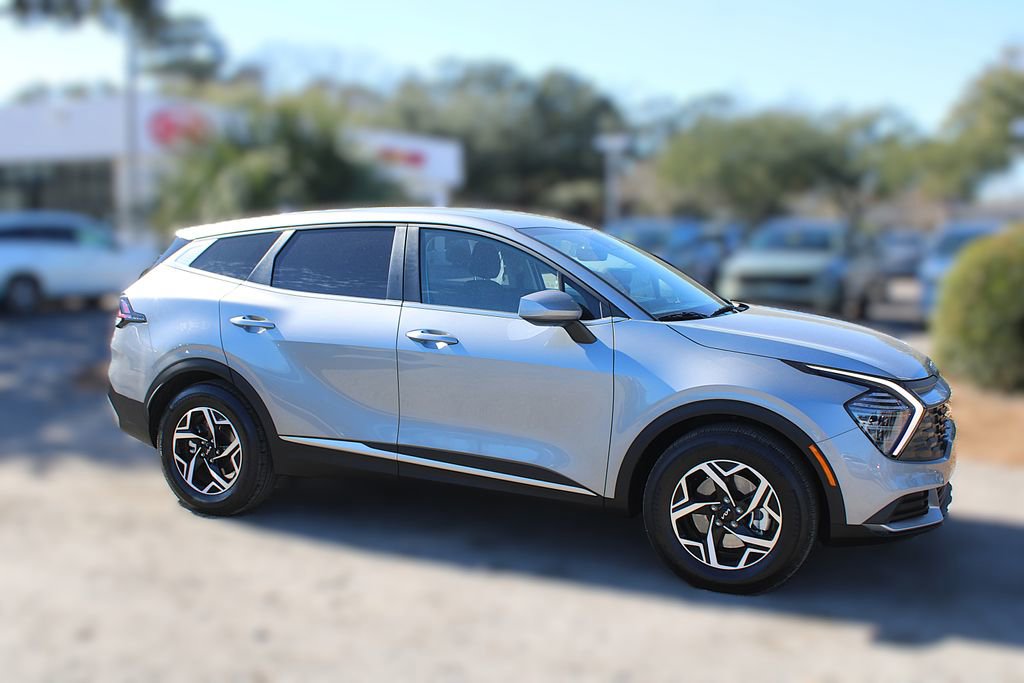 Used 2024 Kia Sportage LX image 4