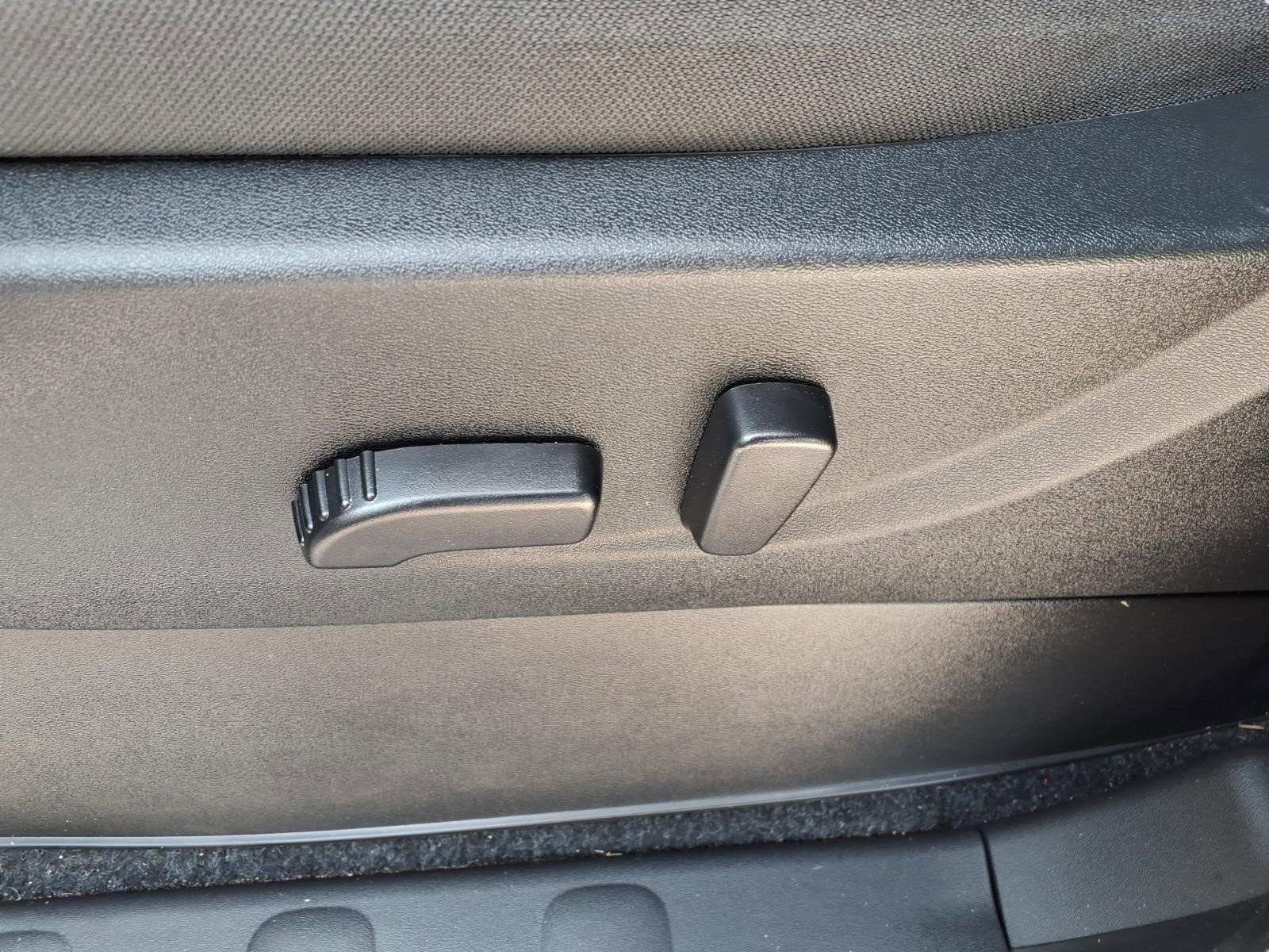 Used 2024 Nissan Frontier SV w/ SV Convenience Package RWD image 12