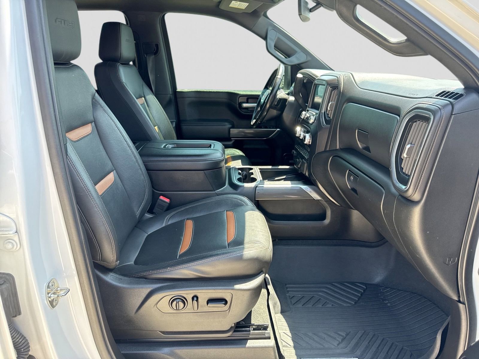 Used 2020 GMC Sierra 1500 AT4 w/ AT4 Premium Package AWD/4WD image 24