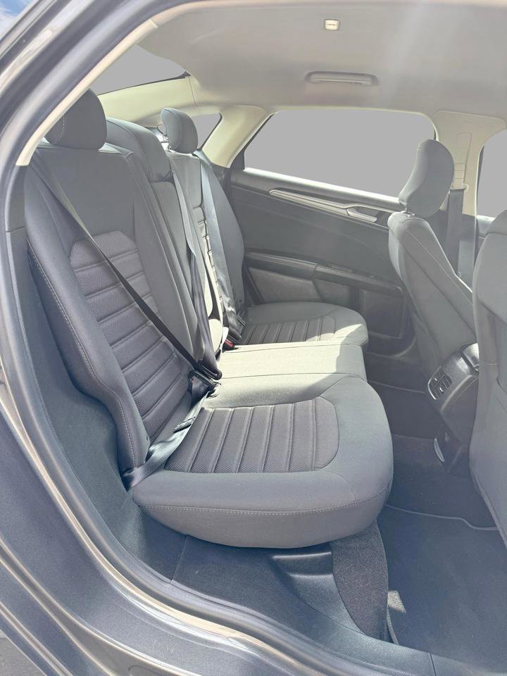 Used 2019 Ford Fusion SE FWD image 31