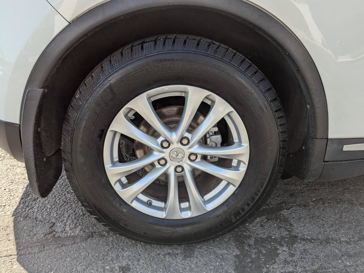 Used 2010 INFINITI FX35 AWD w/ Navigation Pkg image 47