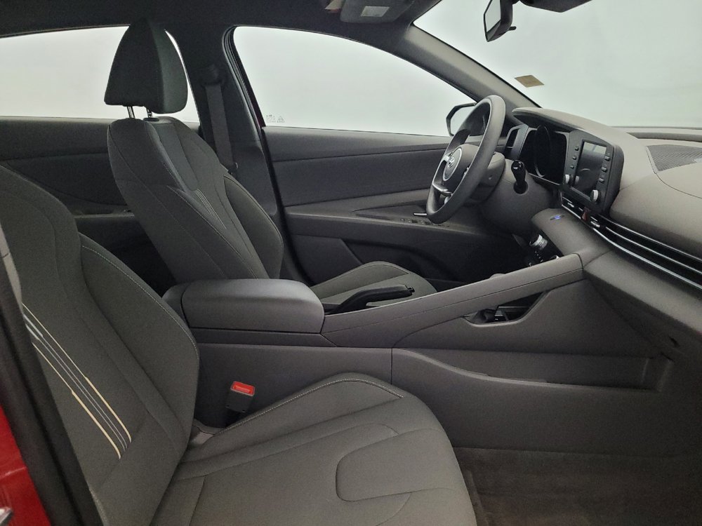 Used 2023 Hyundai Elantra SEL w/ Preferred Accessory Package FWD image 21