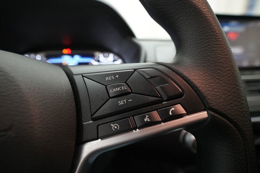 Used 2025 Nissan Altima 2.5 SV FWD image 18