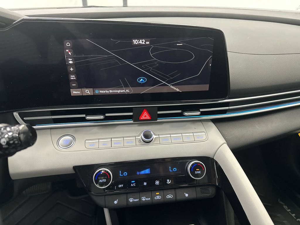 Used 2025 Hyundai Elantra Limited FWD image 28