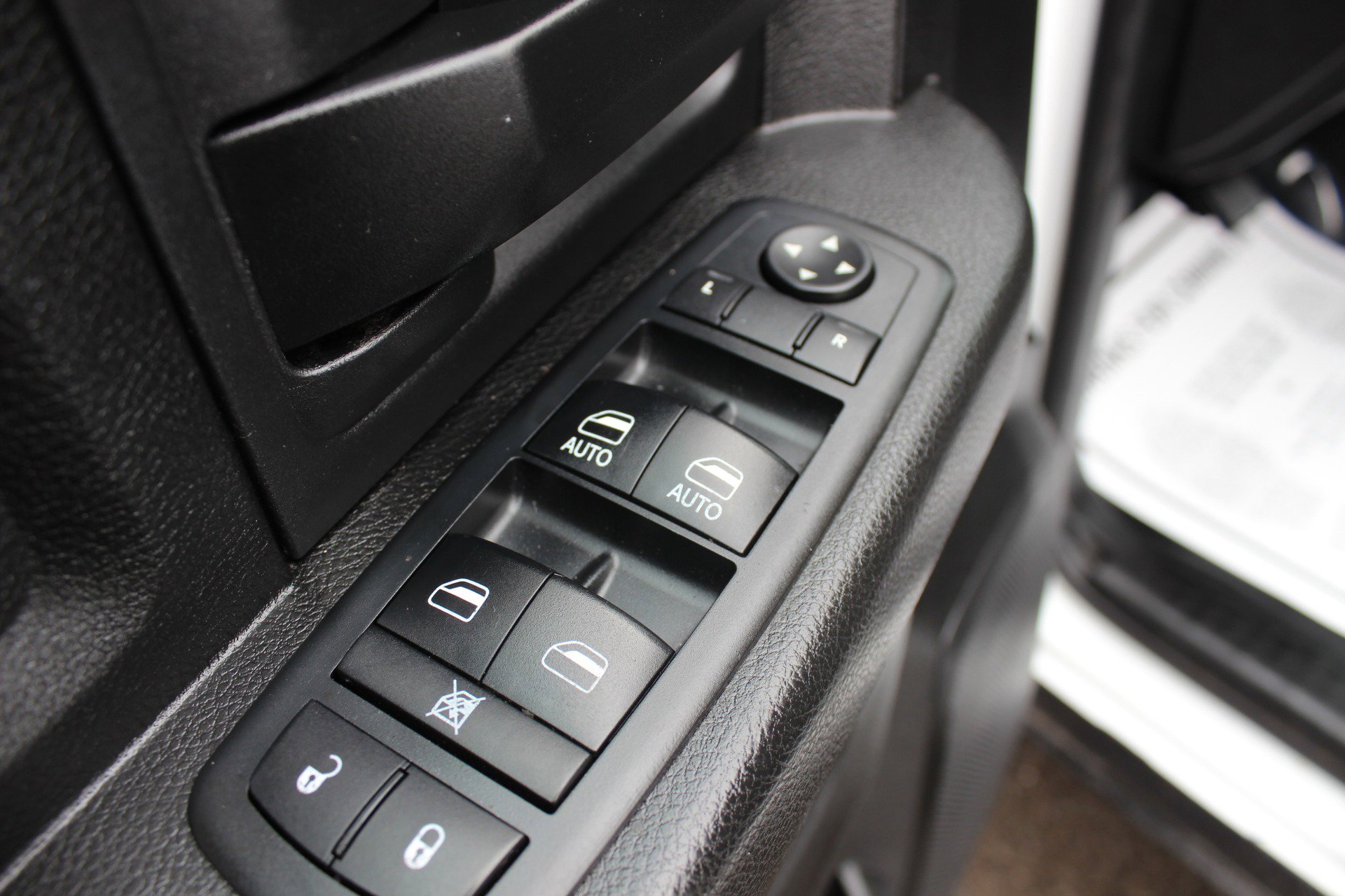 Used 2013 RAM 1500 ST w/ SXT Appearance Group image 15