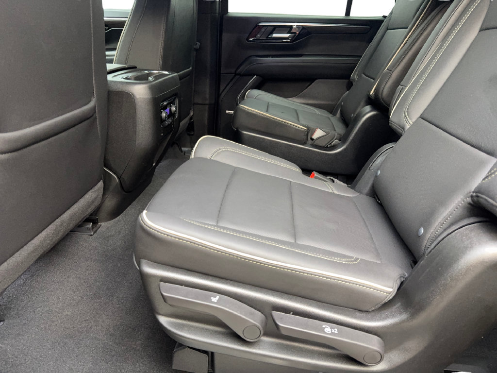 Used 2025 Chevrolet Tahoe Premier RWD image 35