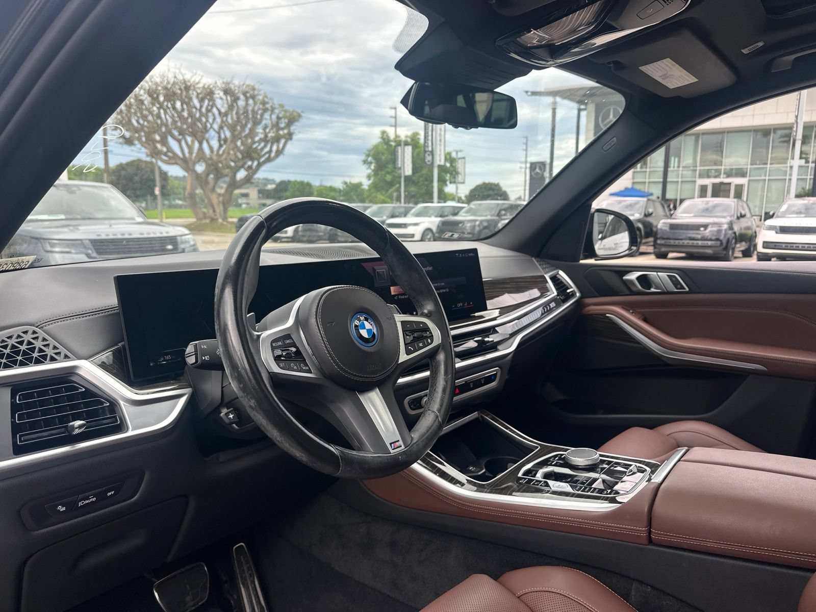 Used 2024 BMW X5 xDrive50e w/ M Sport Package AWD/4WD image 17