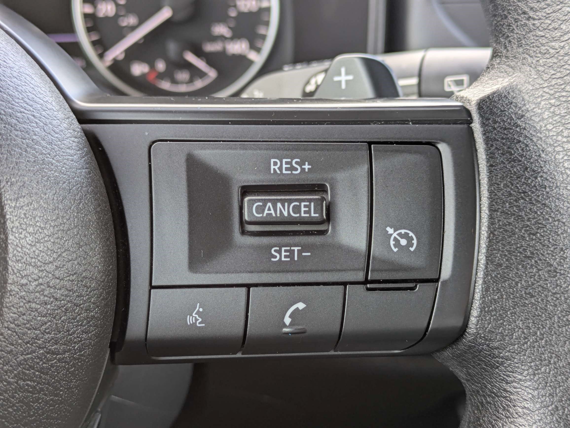 Used 2024 Nissan Rogue S FWD image 22
