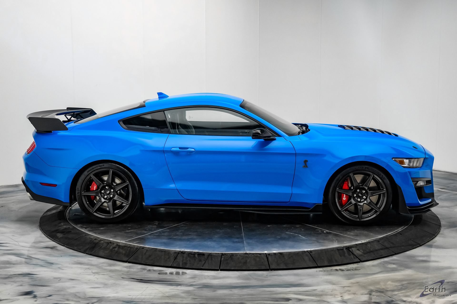 Used 2022 Ford Mustang Shelby GT500 w/ Carbon Fiber Track Pack RWD image 25