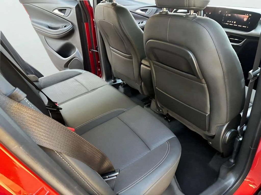 Used 2024 Buick Encore GX Preferred w/ Comfort Package FWD image 12