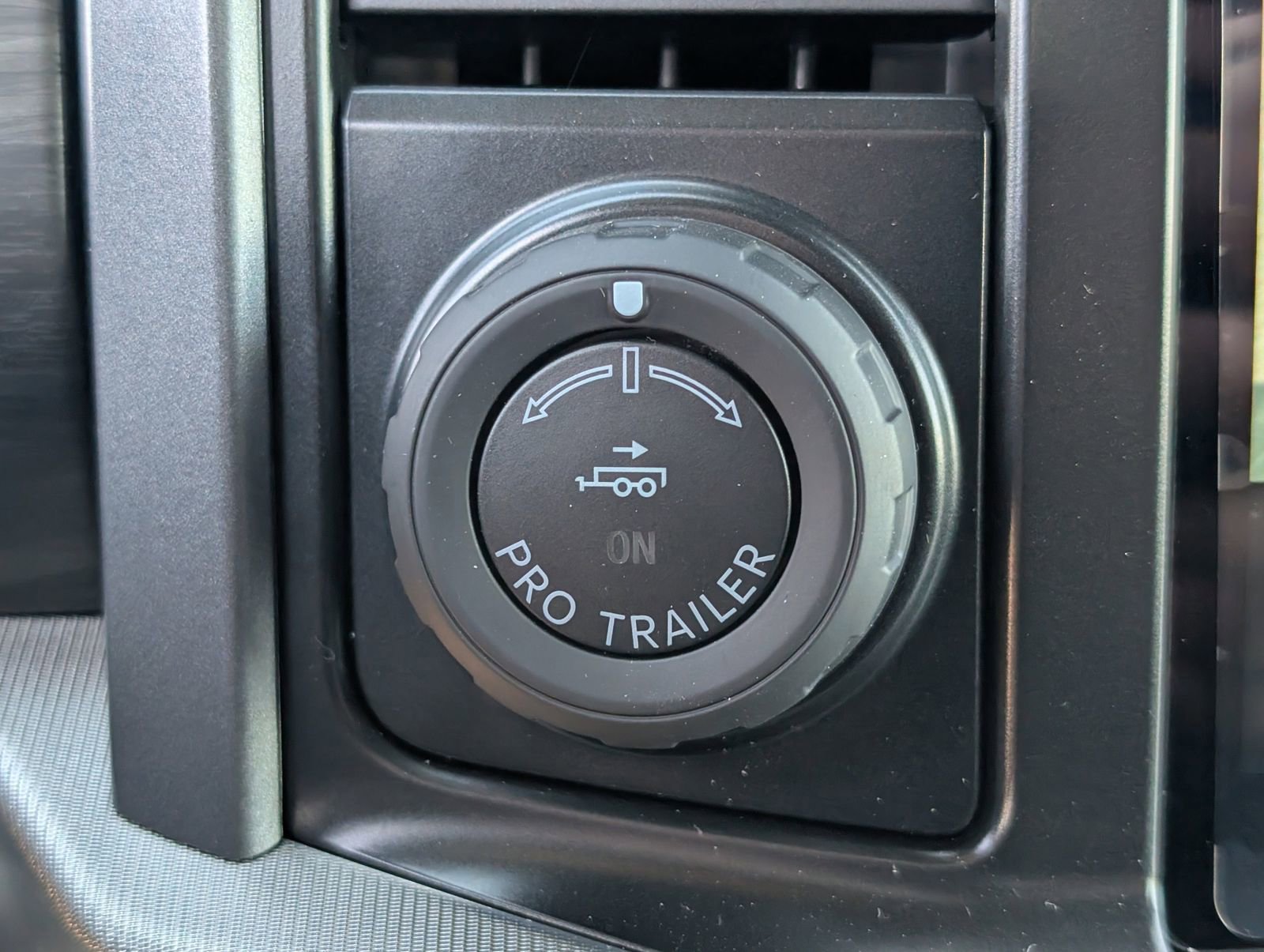 Used 2025 Ford F150 Lariat w/ Equipment Group 501A Mid image 20