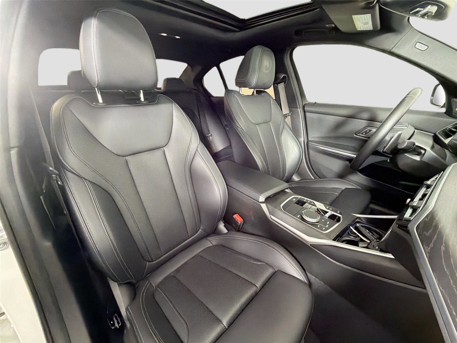 Certified 2023 BMW 330i xDrive Sedan AWD/4WD image 29