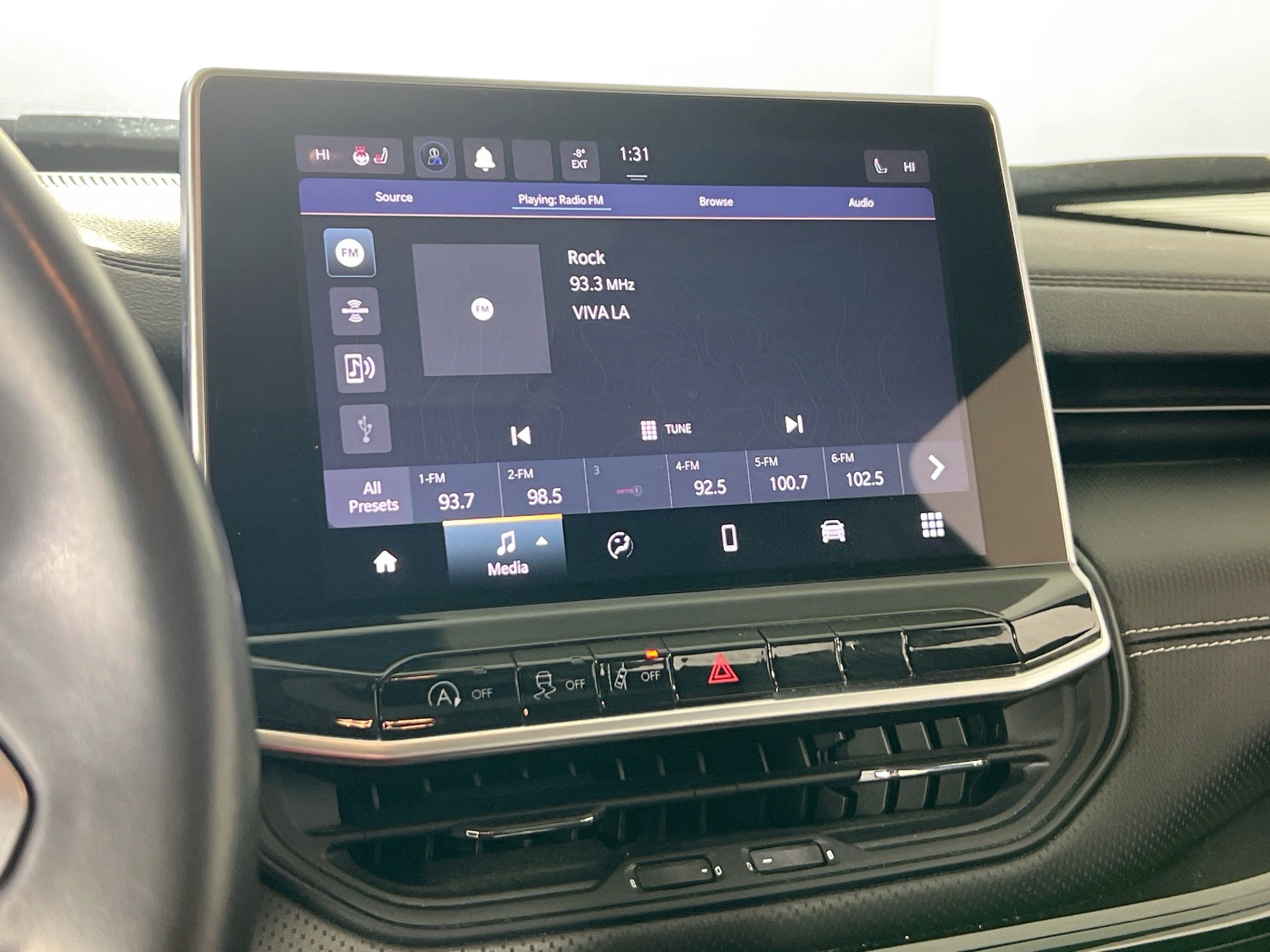 Used 2022 Jeep Compass Altitude w/ Sun and Sound Group image 14