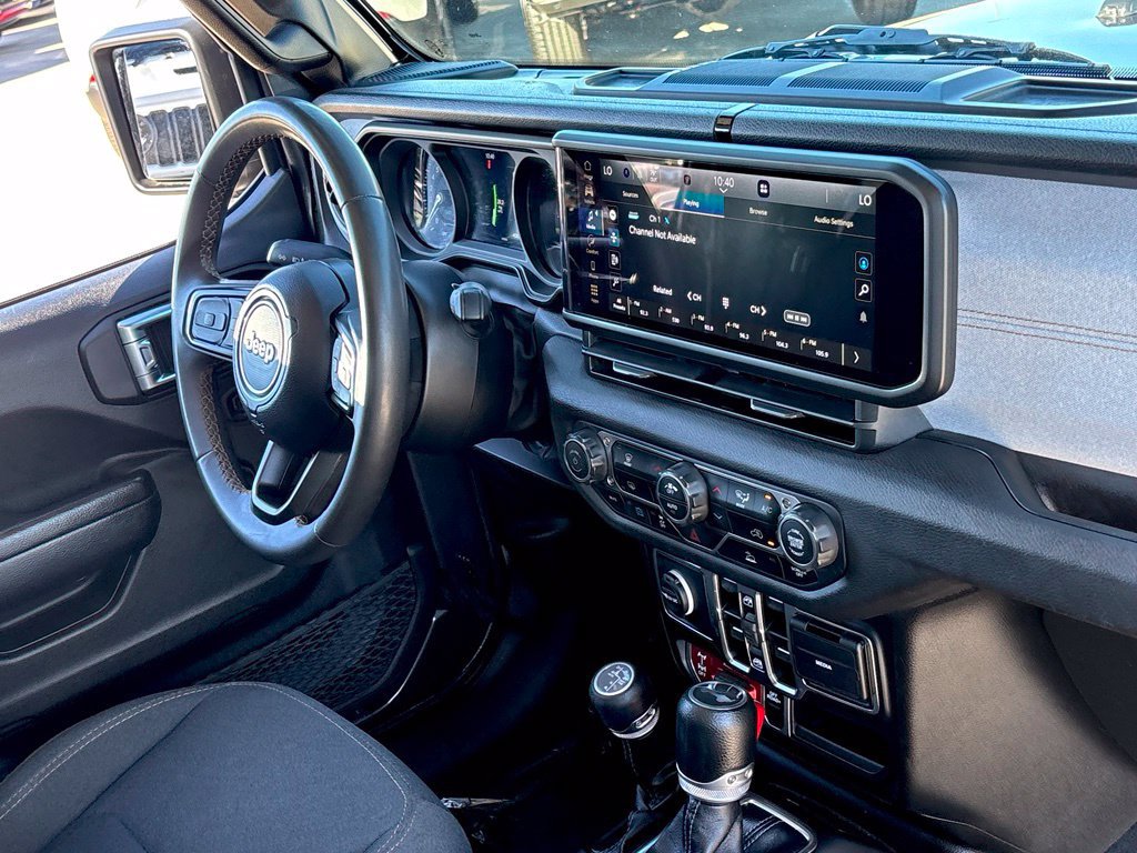 Certified 2024 Jeep Wrangler Unlimited AWD/4WD image 24