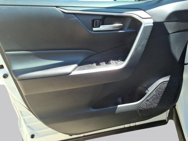 Used 2021 Toyota RAV4 XLE AWD/4WD image 10
