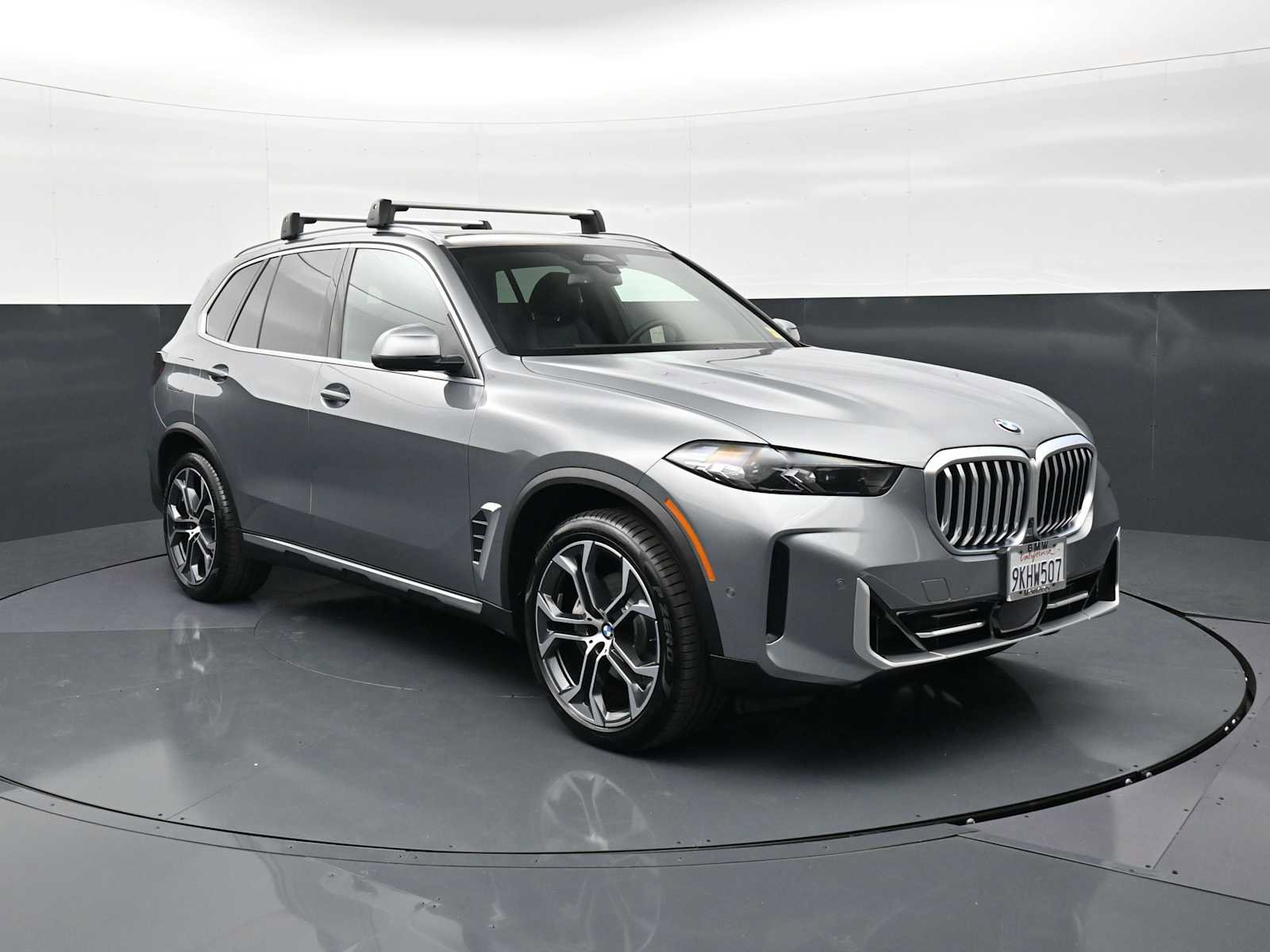 Certified 2024 BMW X5 sDrive40i w/ Parking Assistance Package RWD image 3