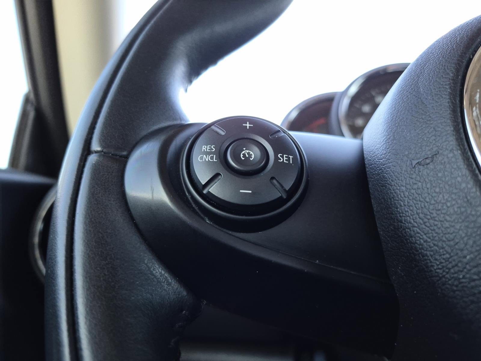 Used 2018 MINI Cooper 2-Door Hardtop FWD image 18