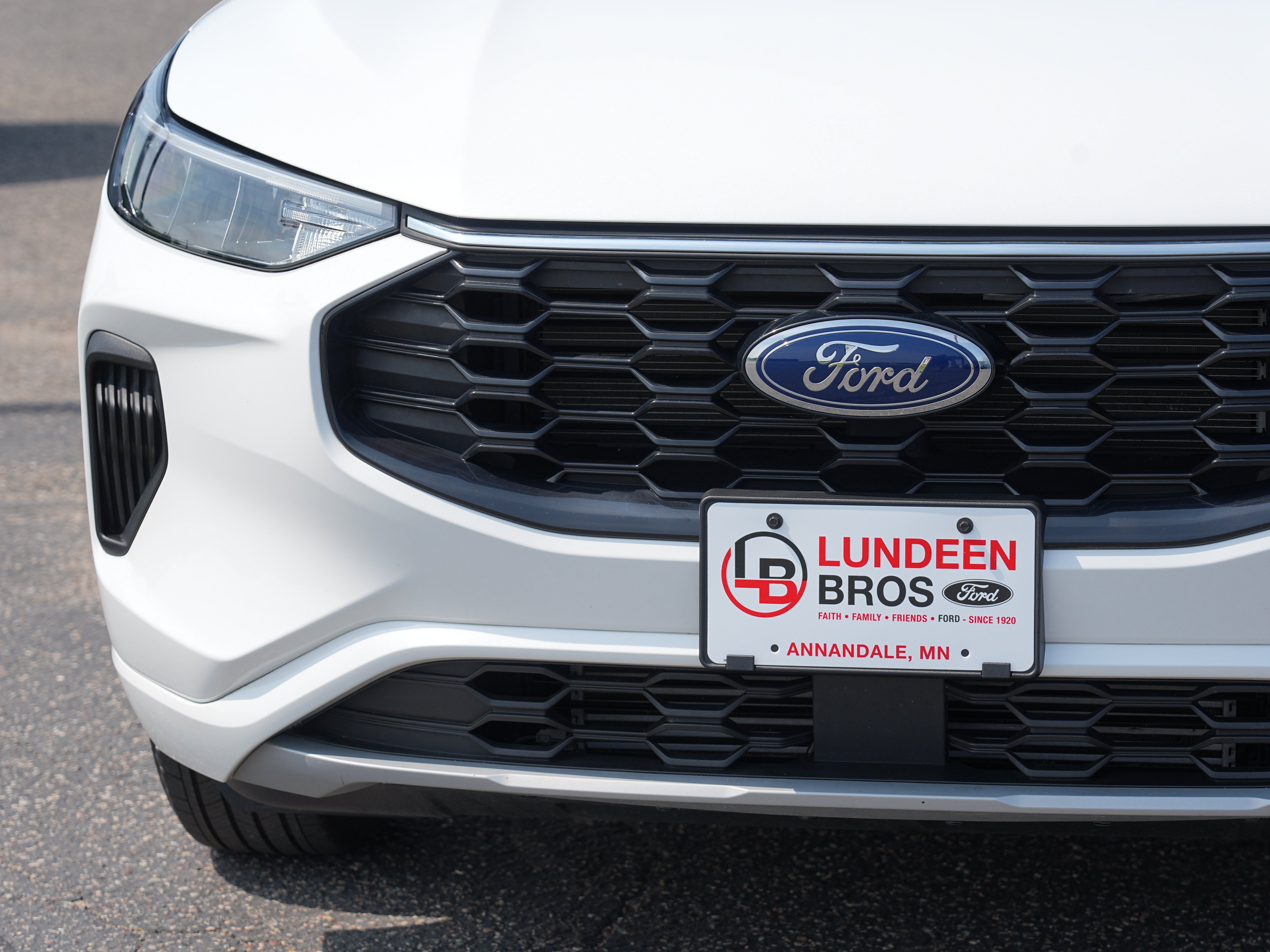 Used 2024 Ford Escape ST-Line w/ Tech Pack #1 AWD/4WD image 11