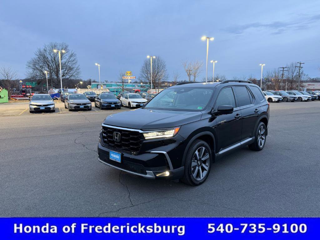 Used 2025 Honda Pilot Elite image 2