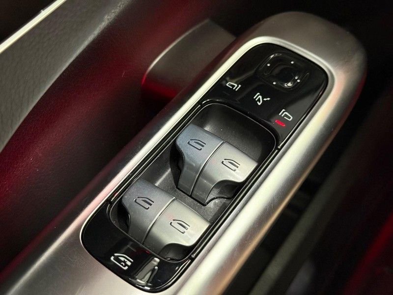 New 2025 Mercedes-Benz C 300 4MATIC Sedan image 17