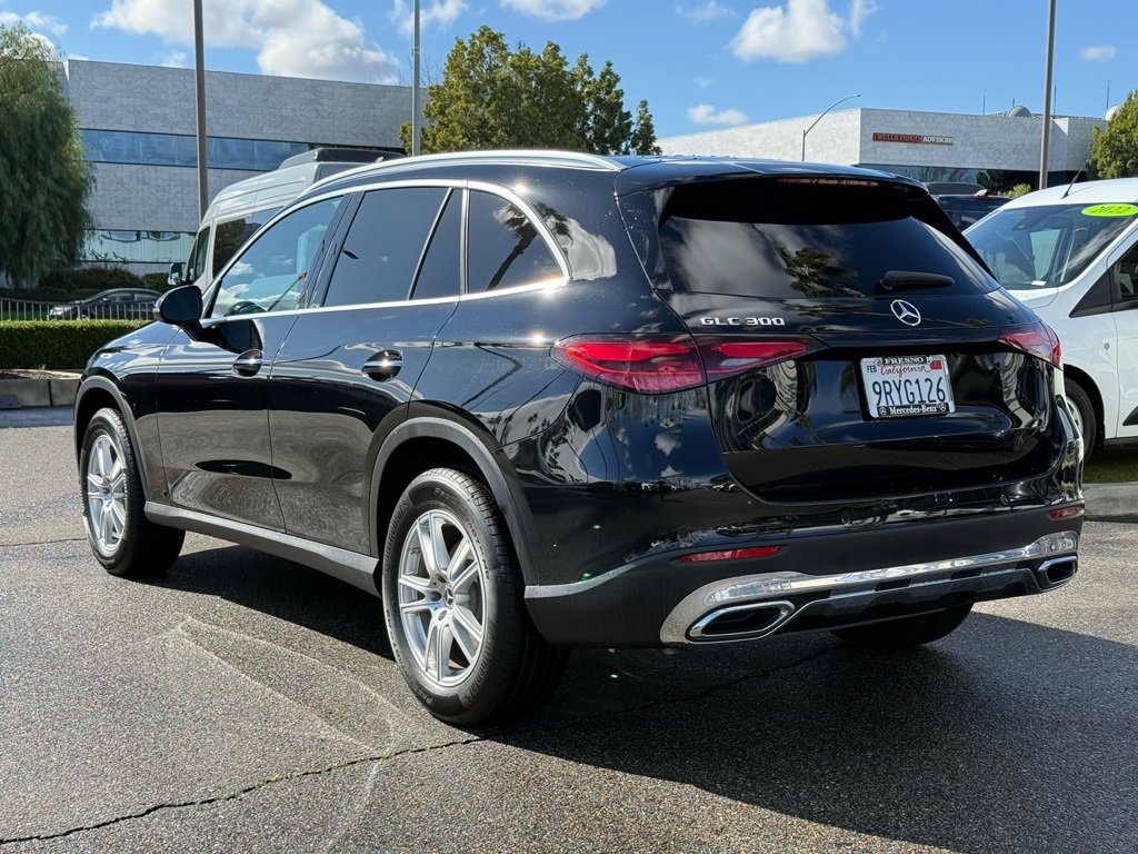Certified 2025 Mercedes-Benz GLC 300 image 8