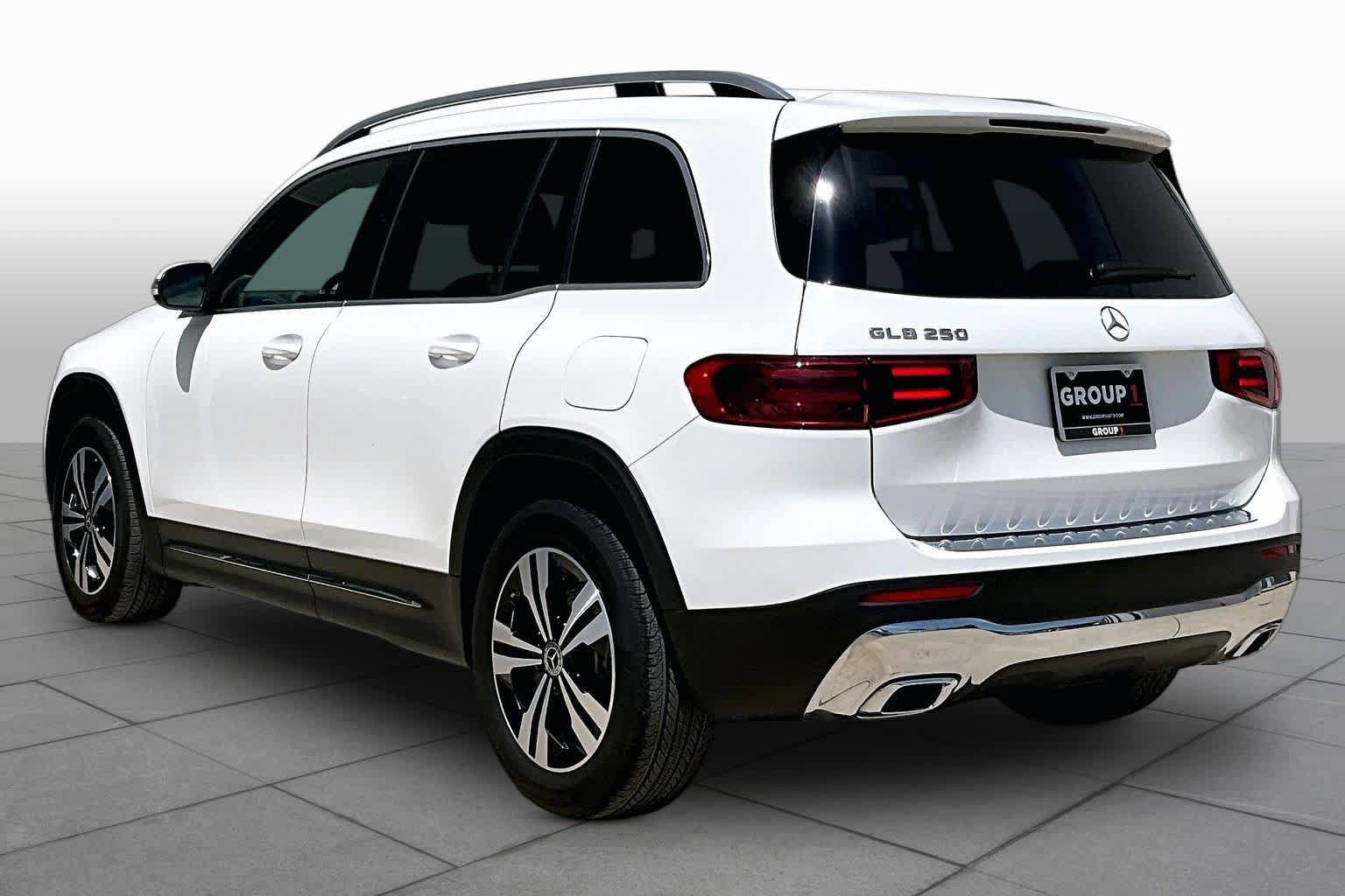 Used 2025 Mercedes-Benz GLB 250 image 12