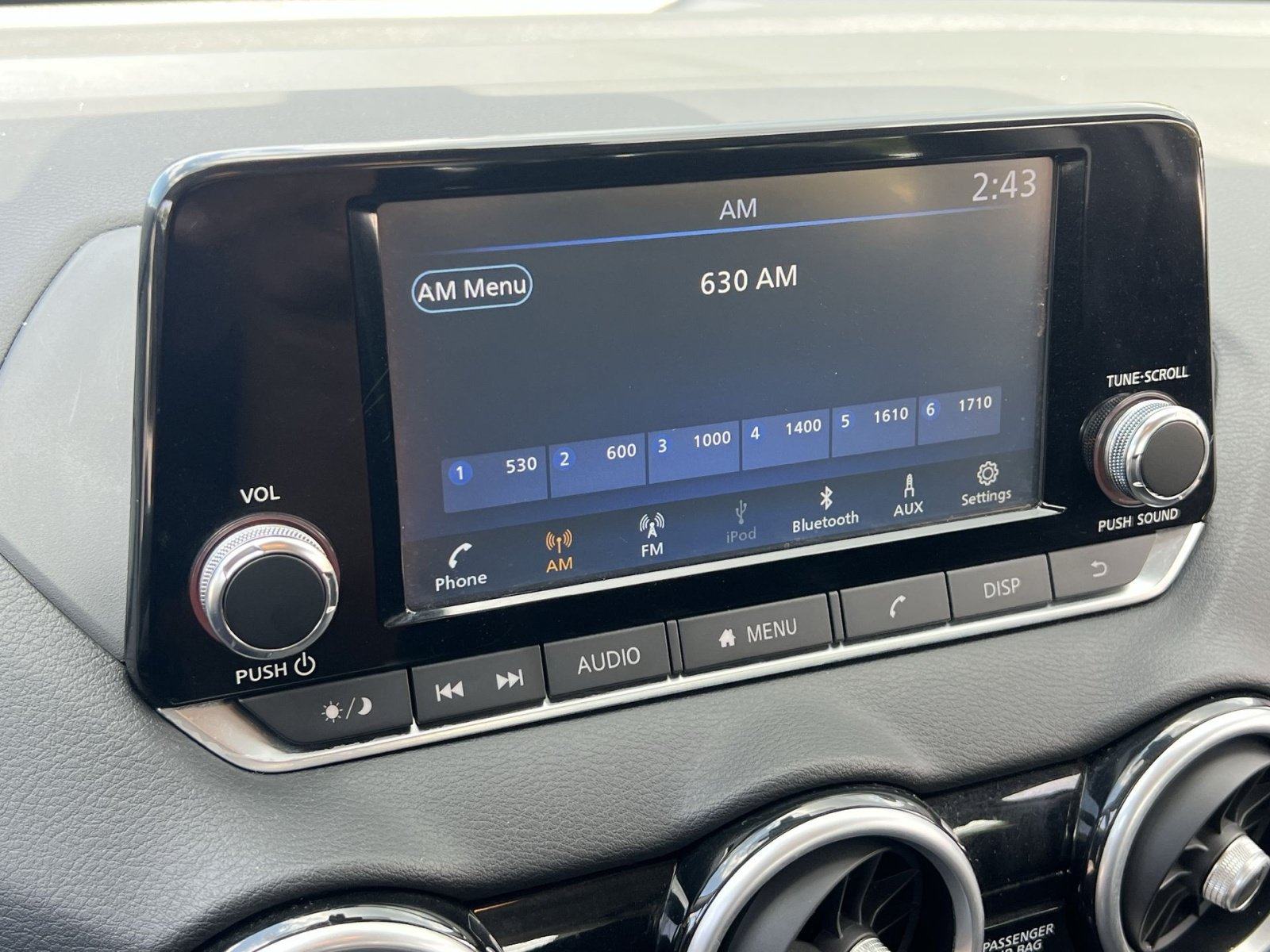Used 2025 Nissan Sentra S FWD image 17