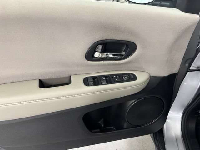 Used 2017 Honda HR-V LX image 10