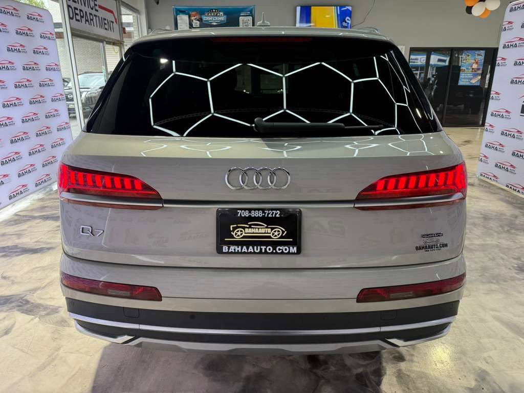 Used 2024 Audi Q7 Premium Plus image 12