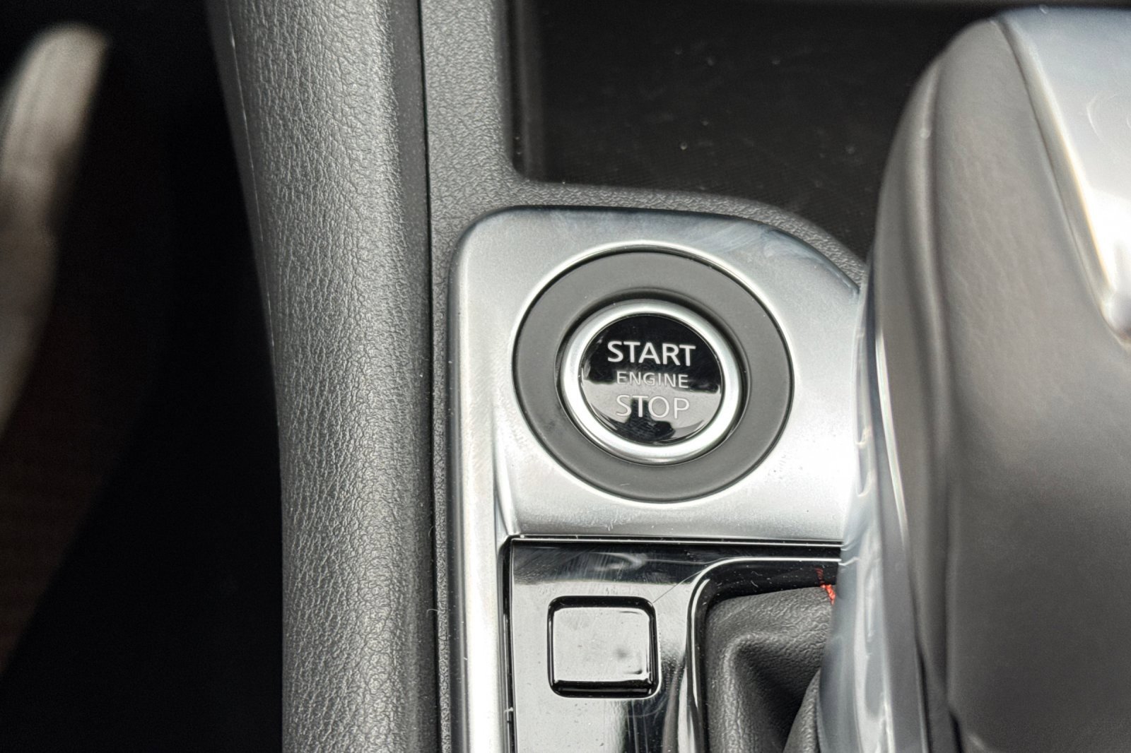 New 2025 Nissan Sentra SR w/ Trunk Package image 18