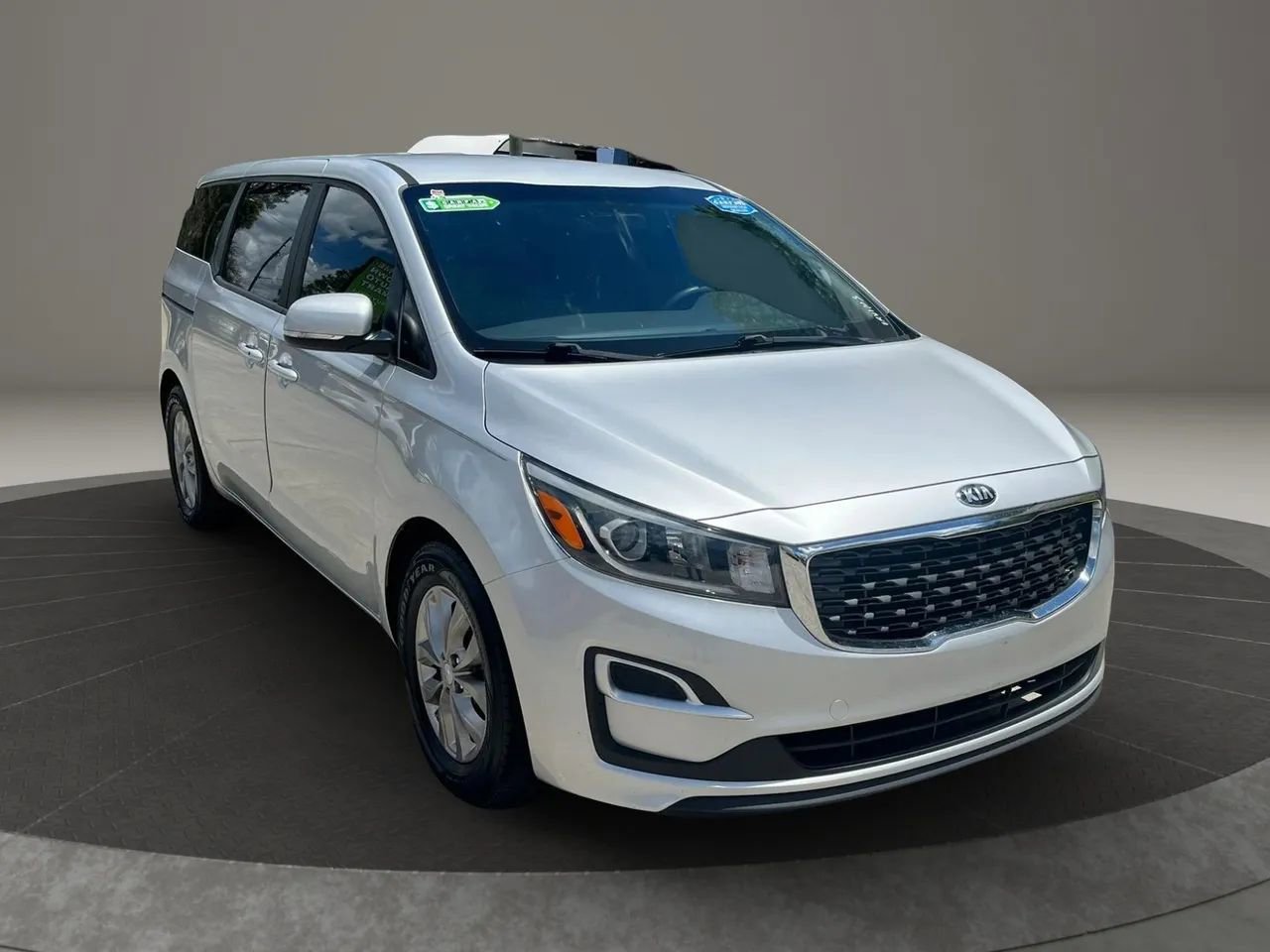 Used 2019 Kia Sedona LX FWD image 1