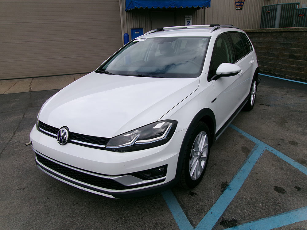 Used 2019 Volkswagen Golf Alltrack S image 3