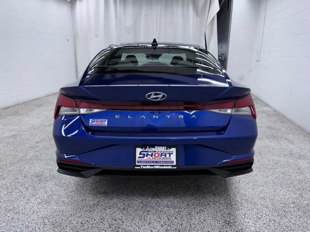 Used 2023 Hyundai Elantra SEL FWD image 3
