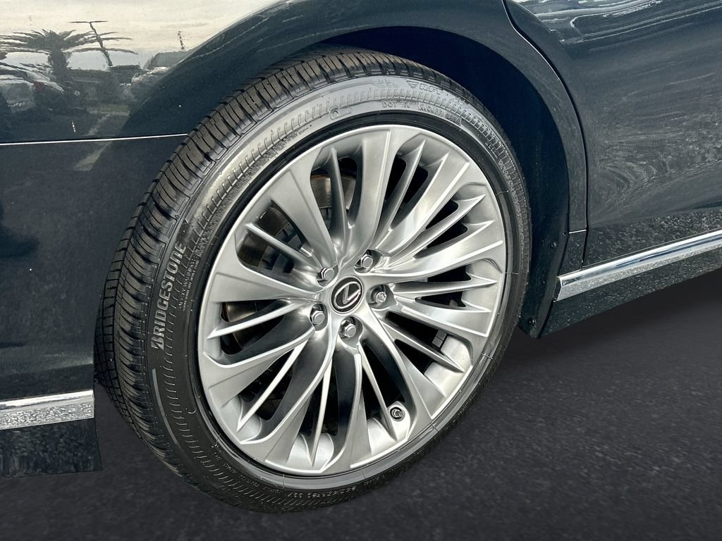 Used 2022 Lexus LS 500 w/ Interior Upgrade Package RWD image 29