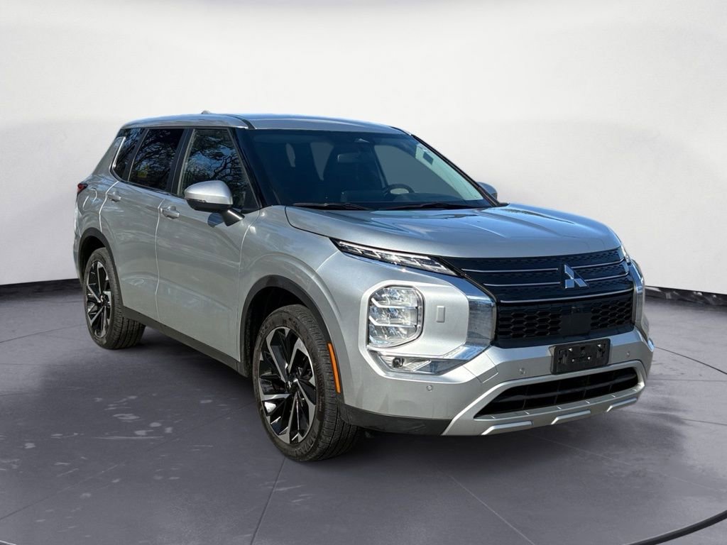 Used 2024 Mitsubishi Outlander SE image 7
