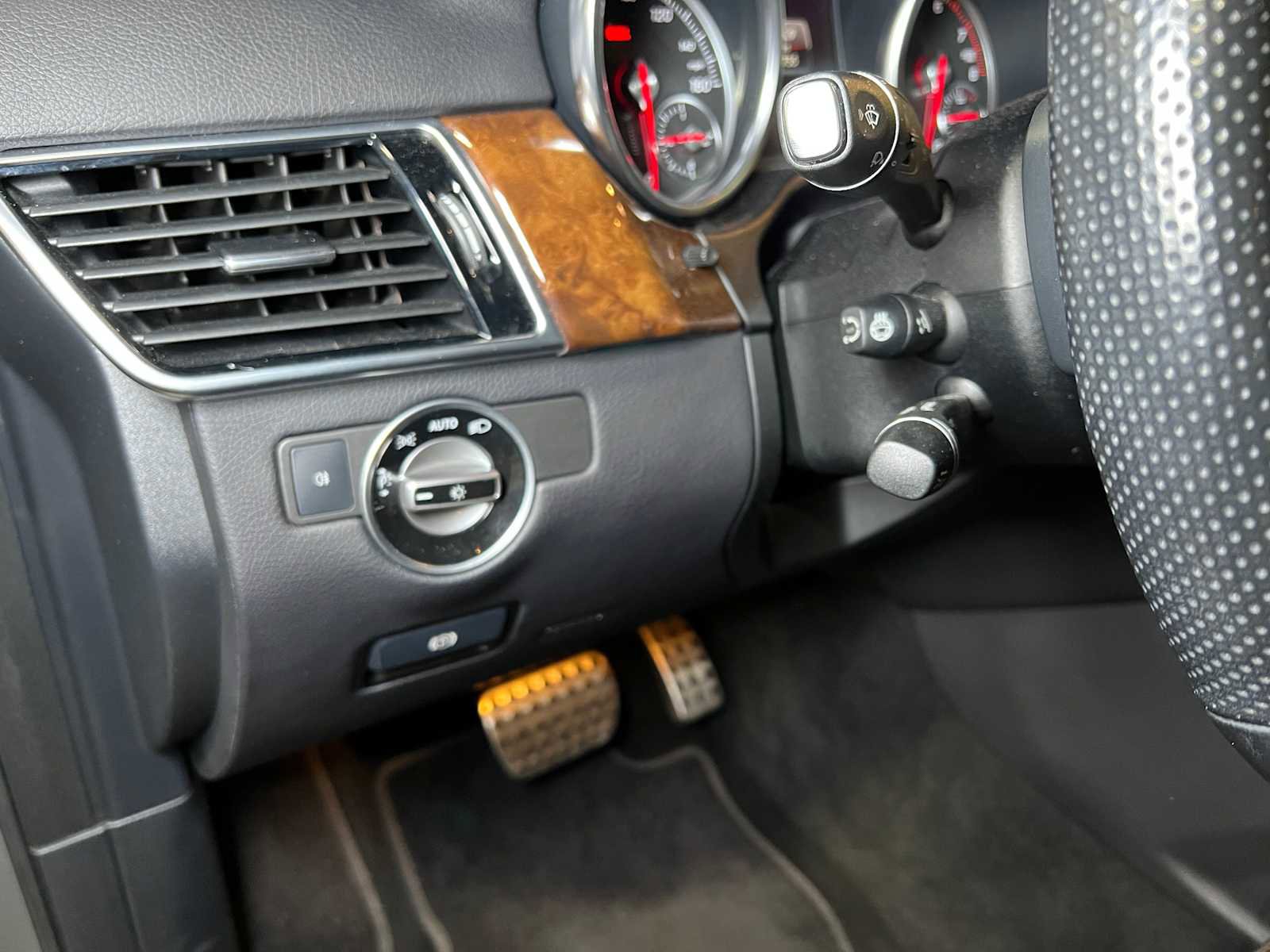 Used 2016 Mercedes-Benz GLE 400 4MATIC image 27