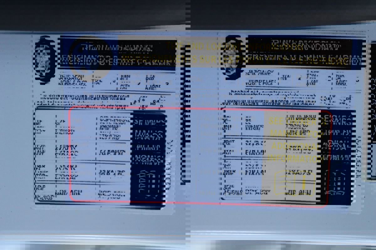 Used 2025 Mercedes-Benz C 300 Sedan image 71