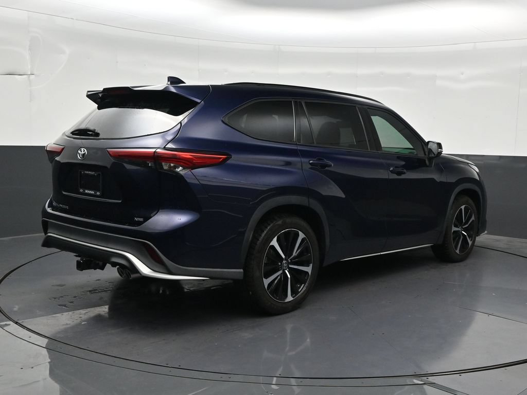 Used 2021 Toyota Highlander XSE FWD image 5