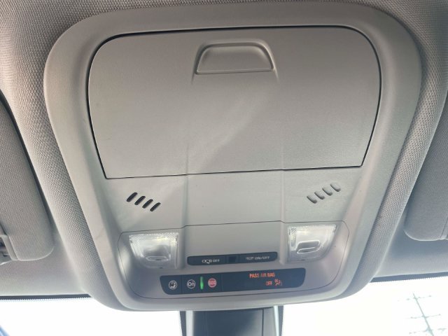 Used 2022 Chevrolet Blazer LT FWD image 26