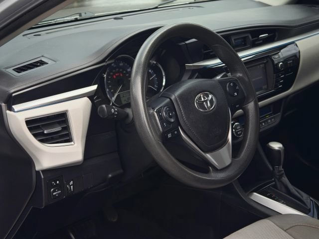 Used 2014 Toyota Corolla LE FWD image 16
