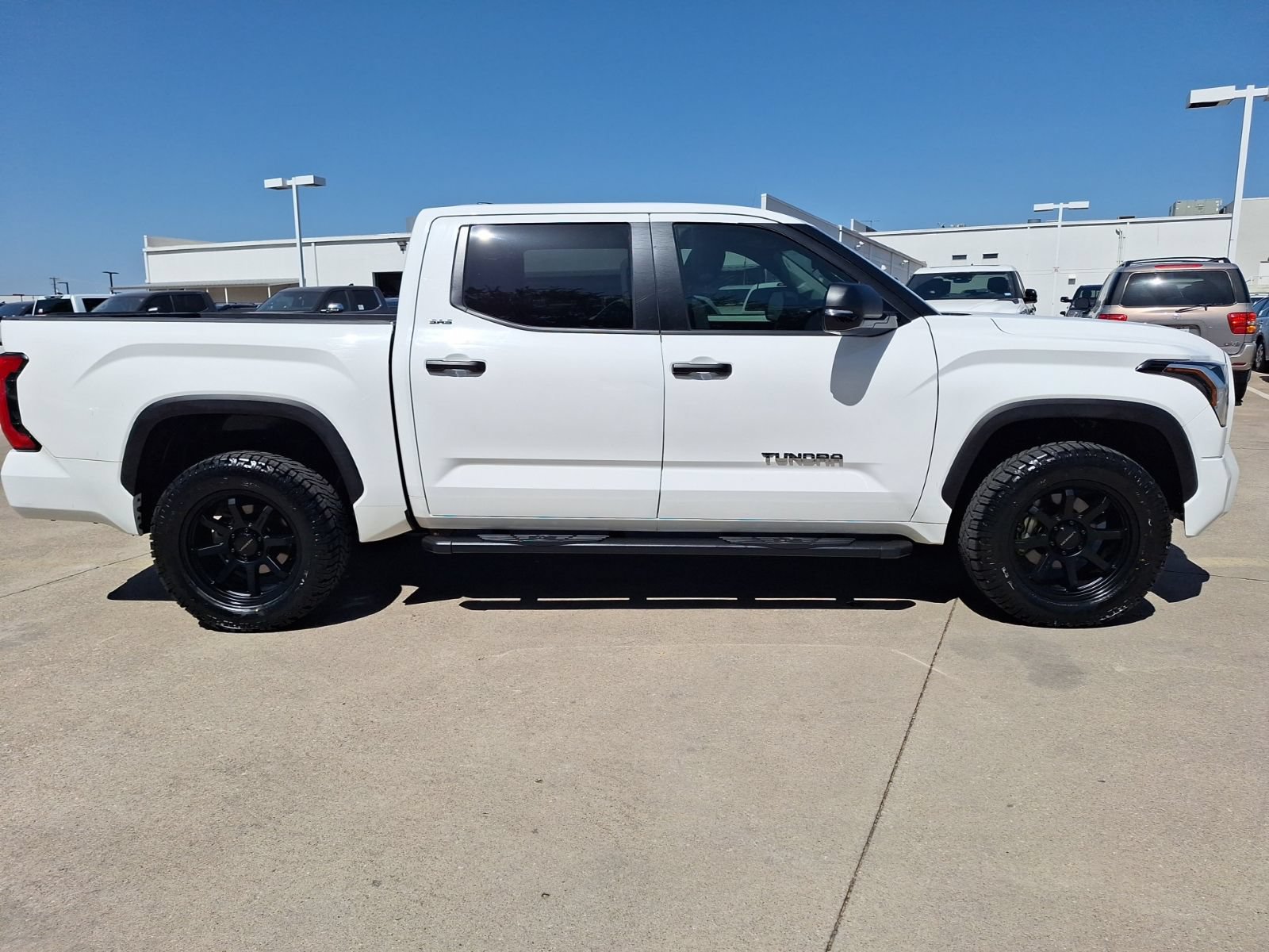 Used 2024 Toyota Tundra SR5 w/ SR5 Convenience Package AWD/4WD image 7