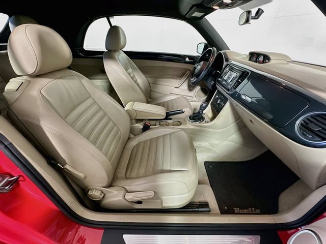 Used 2013 Volkswagen Beetle Turbo FWD image 25