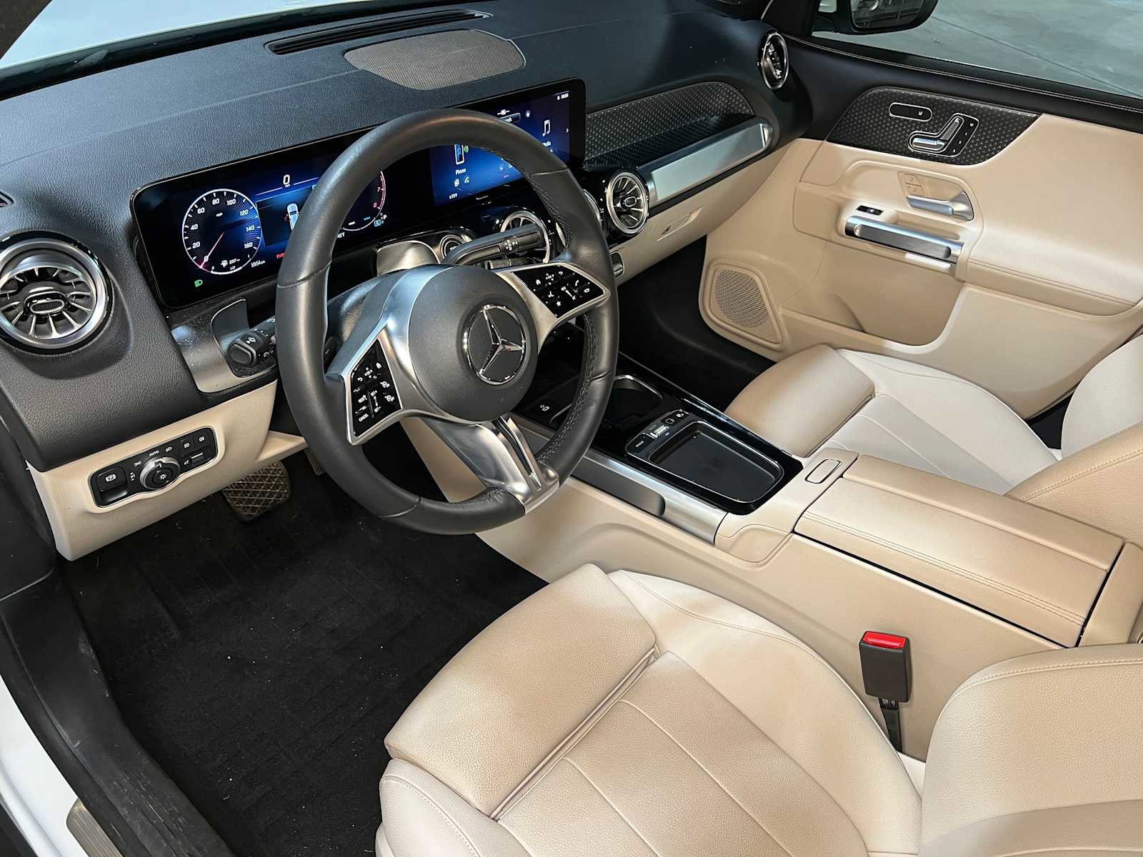 Certified 2025 Mercedes-Benz GLB 250 4MATIC image 23