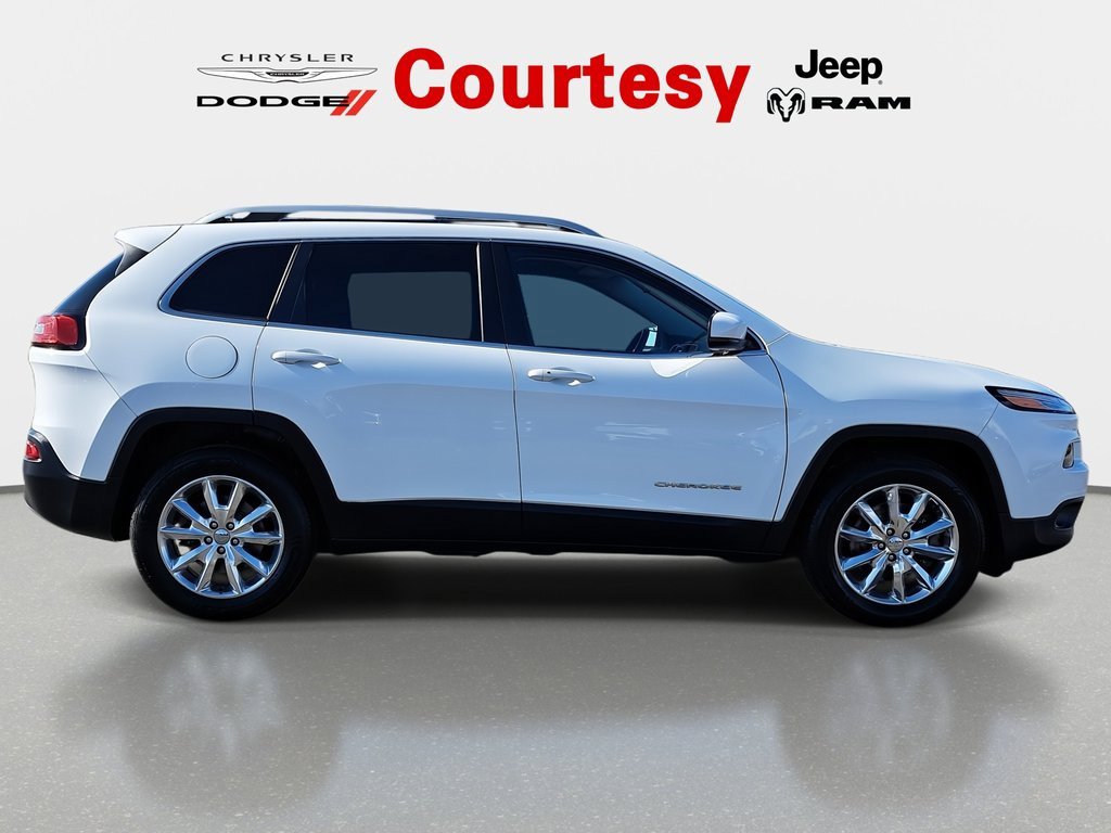Used 2017 Jeep Cherokee Limited image 4