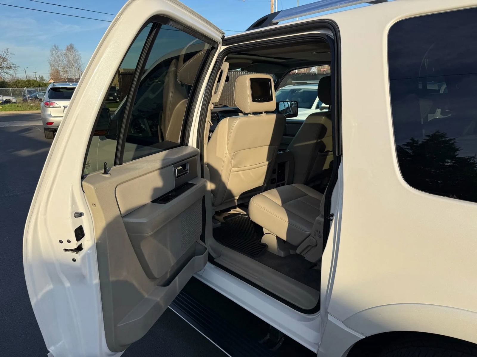 Used 2012 Ford Expedition EL Limited image 11