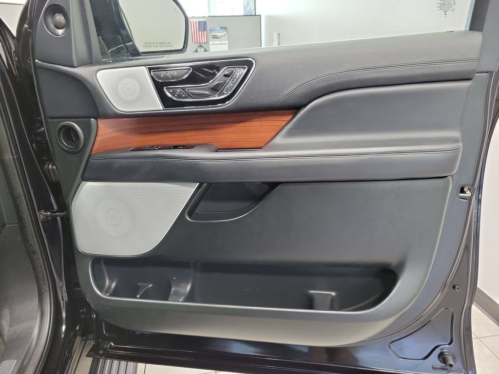 Used 2024 Lincoln Navigator L Reserve AWD/4WD image 25
