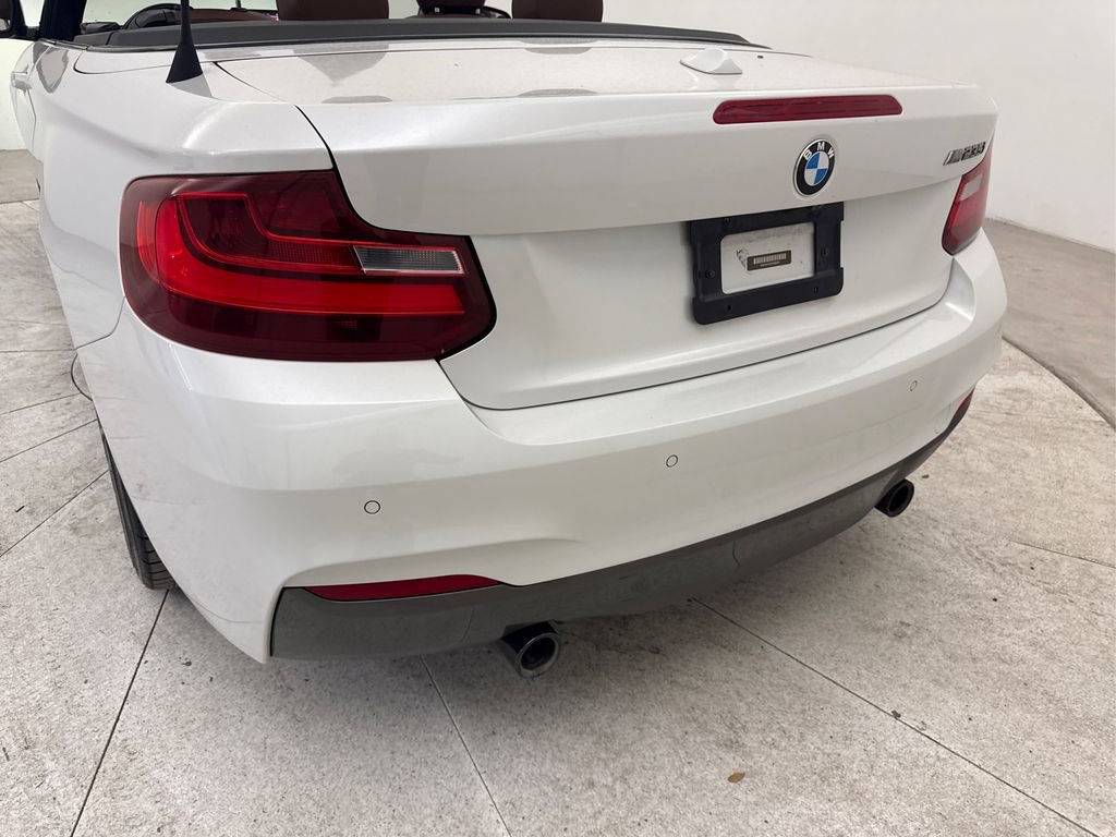 Used 2015 BMW M235i Convertible RWD image 18