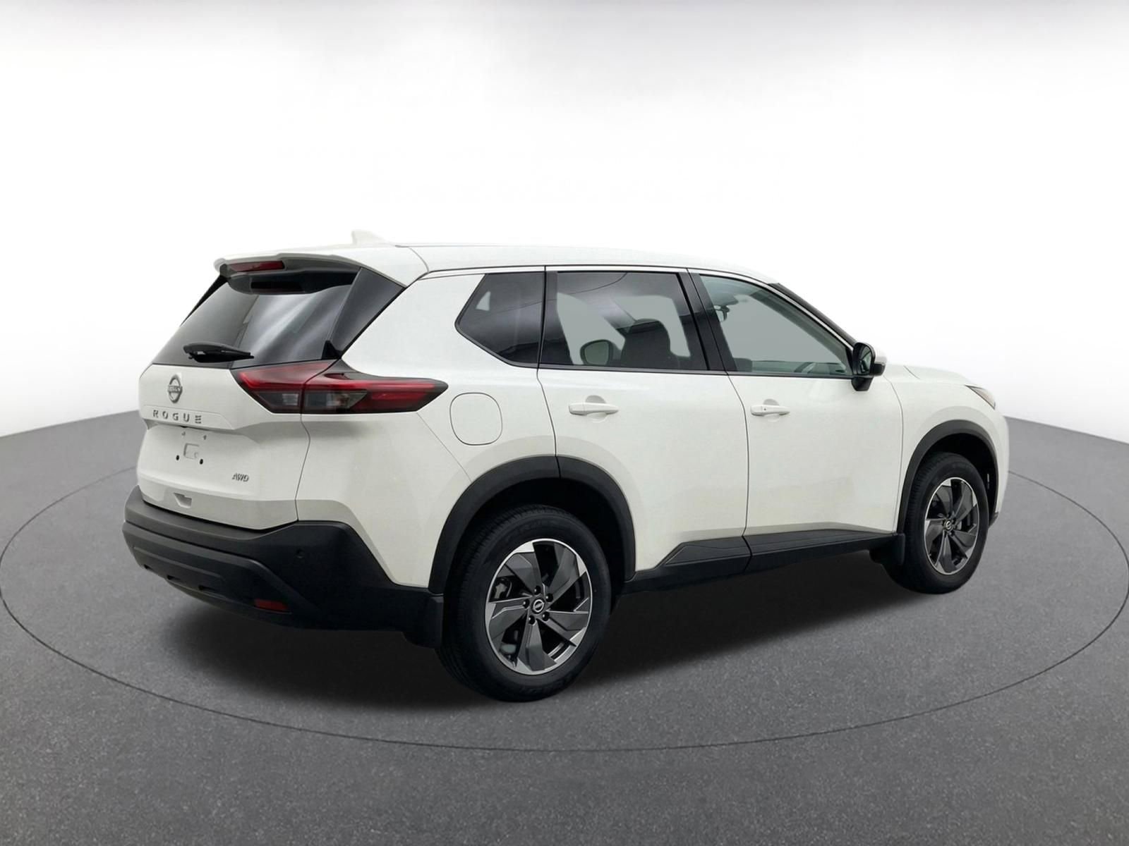 Used 2025 Nissan Rogue SV FWD image 9